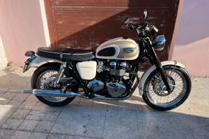Triumph Bonneville T100 -2015-