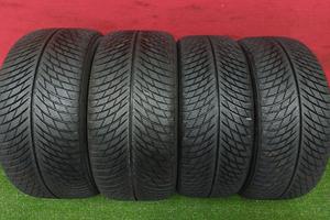 235 40 19 - 265 40R19 Gomme Porsche Cayman Boxter