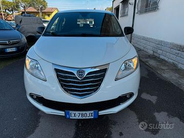 Lancia Ypsilon 0.9 TwinAir 85 CV 5 porte S&S Silve