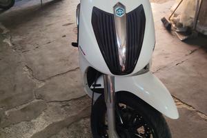 Piaggio Carnaby 300 cruiser