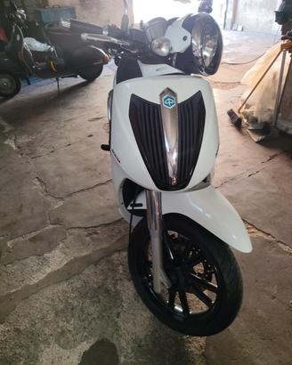 Piaggio Carnaby 300 cruiser
