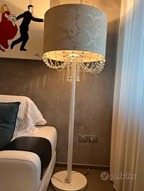 Piantana con paralume in tessuto