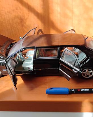 Mercedes S 600 limousine pullman