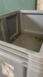 Cassonetti in plastica da 120 × 80