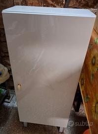 Mobiletto da bagno