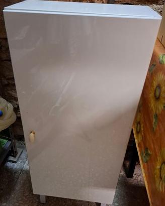 Mobiletto da bagno