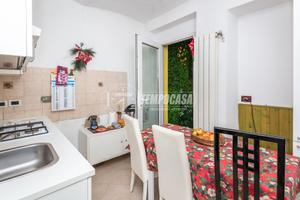 QUADRILOCALE IN BUONO STATO CON SFOGO ESTERNO IN B