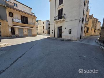 Castelvetrano, locale commerciale San Giuseppe
