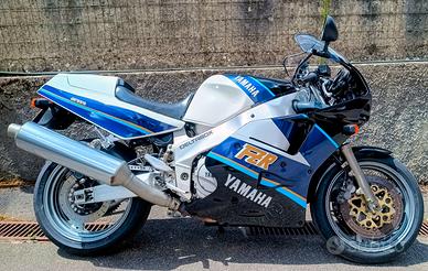 Yamaha FZR 1000 Genesis Exup permuta