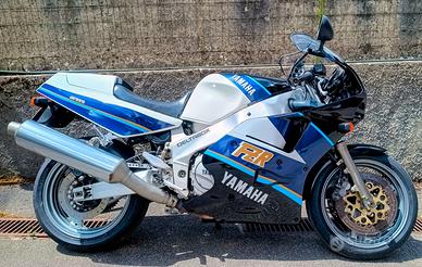 Yamaha FZR 1000 Genesis Exup permuta