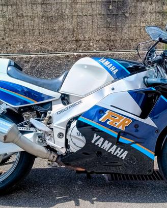 Yamaha FZR 1000 Genesis Exup permuta