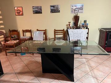 Tavolo in cristallo e base in Legno 6 posti