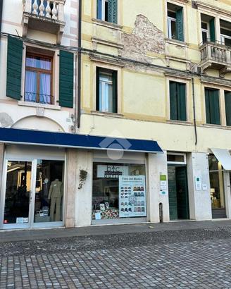 NEGOZIO A BASSANO DEL GRAPPA