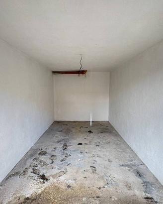 Box / Garage di 13 m² a Aprilia