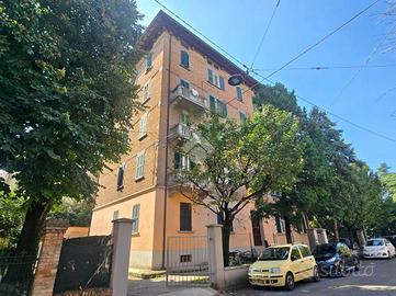 3 LOCALI A REGGIO NELL'EMILIA