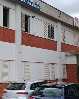 Capannone a Popoli (PE) Via per Vittorito