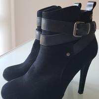 Stivaletti neri marca Refresh