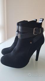 Stivaletti neri marca Refresh