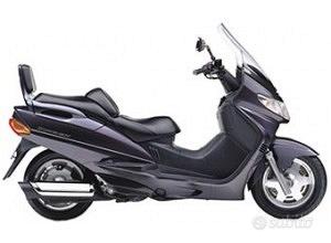 2 parabrezza per Suzuki burgman del 99 