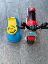Moto ducati per bambino e macchinina