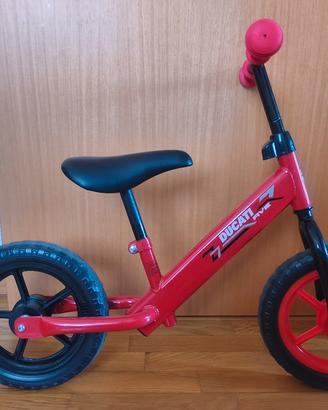bicicletta senza pedali