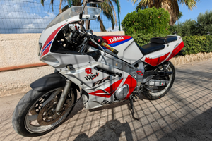 Yamaha Fzr 600