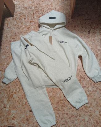 Tuta Essentials fear of god