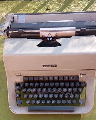 macchina da scrivere SACIT