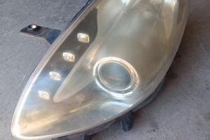 Faro alfa romeo giulietta '10