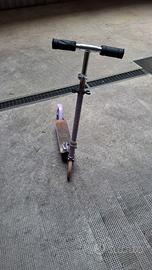 Monopattino per bambina con ruote luminose