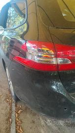 Peugeot 308 sw 2018 - Incidentata