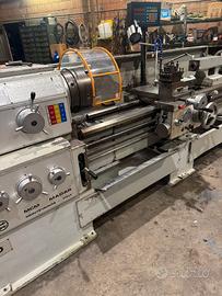 Tornio parallelo MCM Madar usato