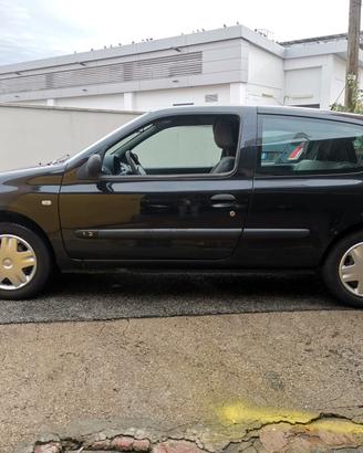 Renault Clio 1.2 16V cat 3 porte Privilège
