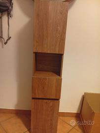 Specchio e mobile bagno