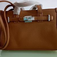 Borsa nuova con tracolla 