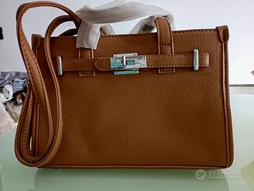 Borsa nuova con tracolla 