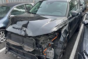 Volvo XC40 T5 Recharge Plug-in Hybrid INCIDENTATA