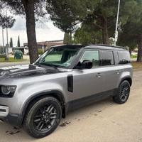 Land Rover Defender 3.0 D6 200 110 SE AWD auto.