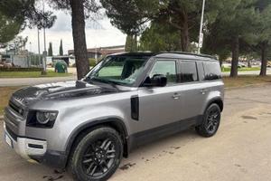 Land Rover Defender 3.0 D6 200 110 SE AWD auto.