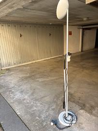 Lampada vntage a piantana