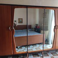 Armadio vintage anni '60 in legno con specchi