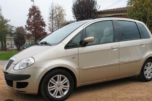 Lancia Musa 1300 platino