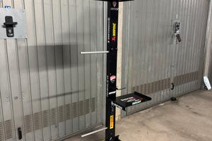 Supporto - trespolo tuta moto