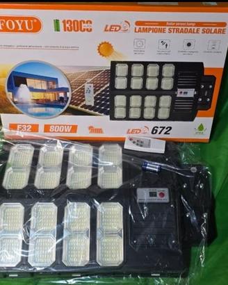 Lampione Solare 800W LED  con sensorei 