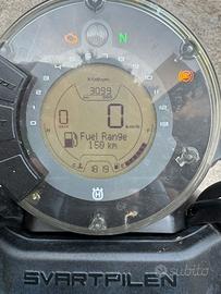 Husquarna Svartpilen 401