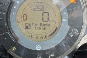 Husquarna Svartpilen 401