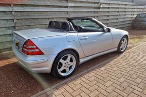 Mercedes SLK 32 AMG ( TAGLIANDI MERCEDES )