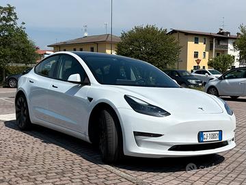 Tesla Model 3 Performance - autopilot avanzato