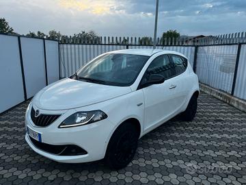 Lancia Ypsilon 0.9 TwinAir 5 porte Metano Ecochic 