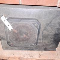 Cassa subwoofer artigianale sotto sedile